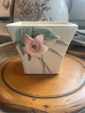 VTG 1940s McCoy Pottery
"Blossom Time" Square
Ceramic Planter Dogwood
Blossoms
